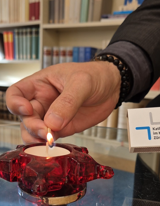 erste Kerze.PNG