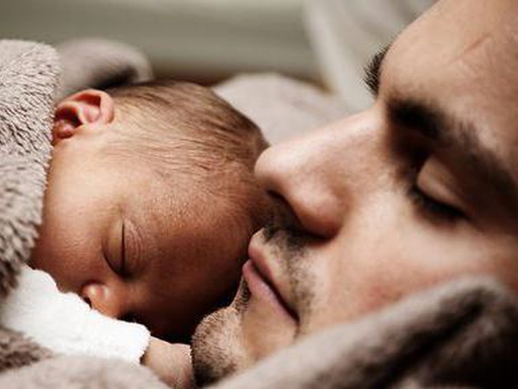 Vaterschaftsurlaub: Sinnvoll, aber überschätzt