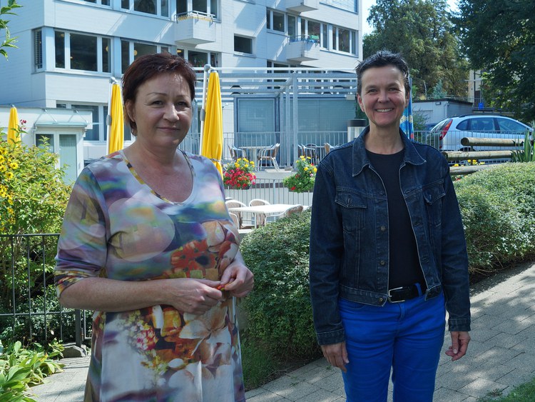 Sozialarbeiterin Regula Hagmann (l.) mit Gemeindeleiterin Getrud Würmli