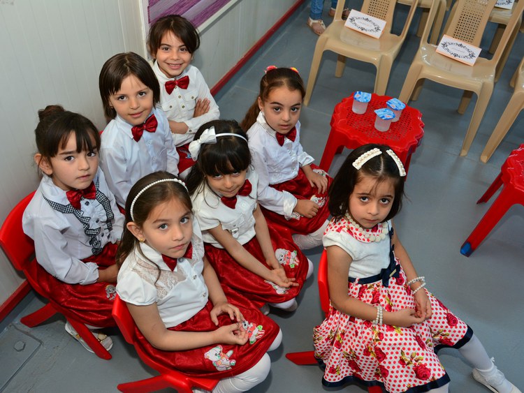 kg-toddlers-before-performing-inauguration