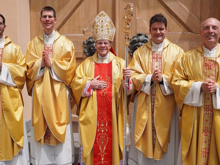 Vier Diakone zu Priestern geweiht