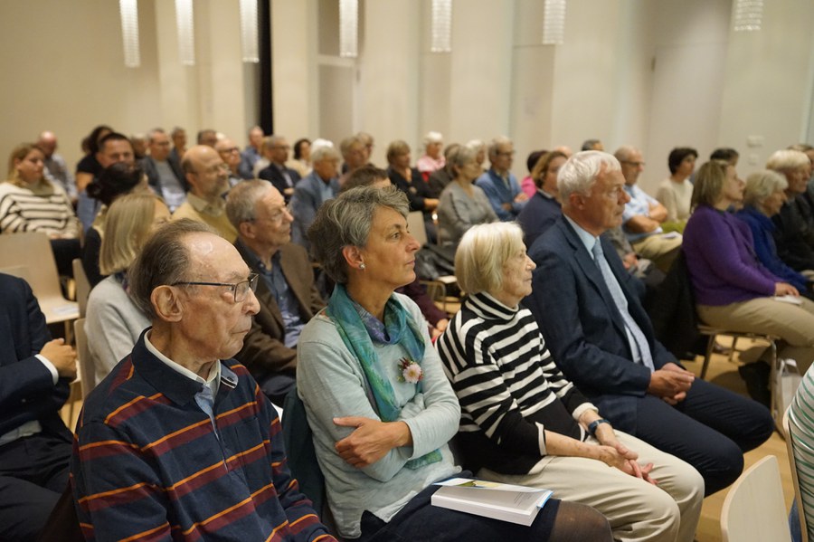 Die Buchvernissage am Mittwochabend in der Paulus Akademie stiess auf grosses Interesse.