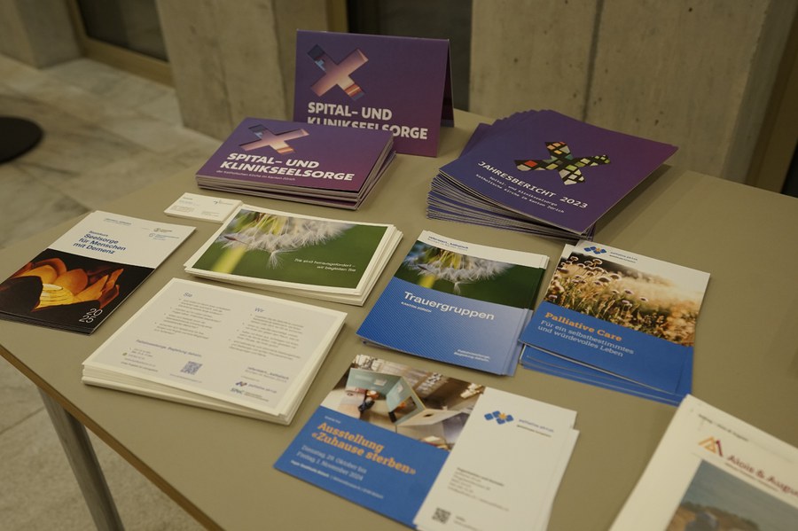Die Katholische Kirche bietet ein breites Angebot für von Krankheit betroffene Menschen.