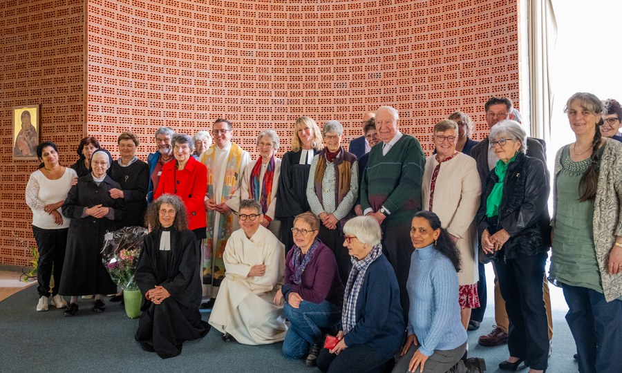 Gruppenbild mit vielen Freiwilligen