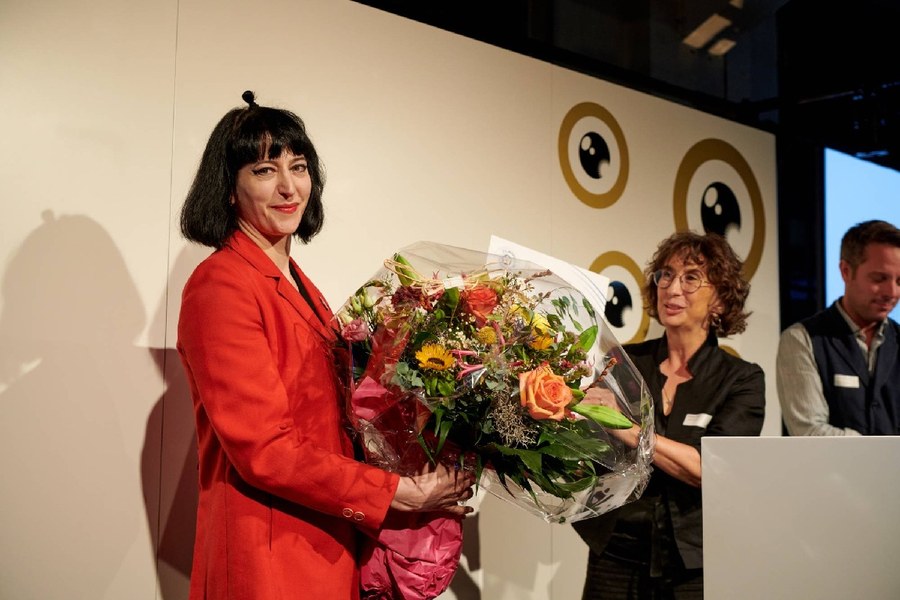 Regisseurin und Protagonistin Jackie Brutsche erhält verdient den Filmpreis der Kirchen 2023. Bild: Gion Pfander