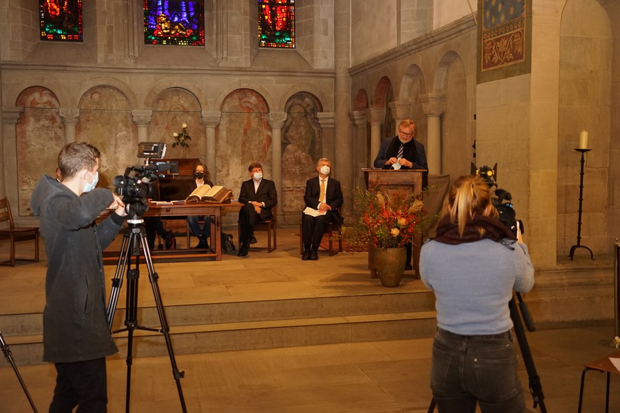 Festakt mit Medien