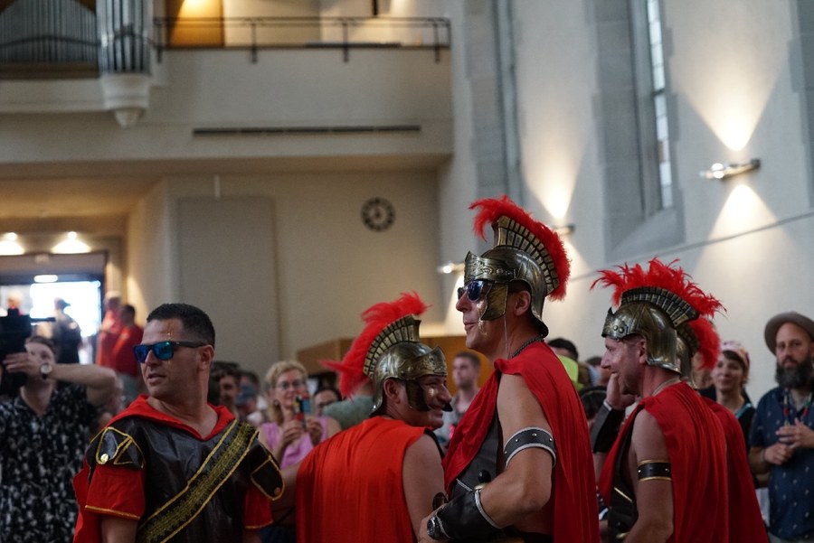 Mit oder ohne Kostüm - jeder war willkommen. Bild: Vera Rüttimann