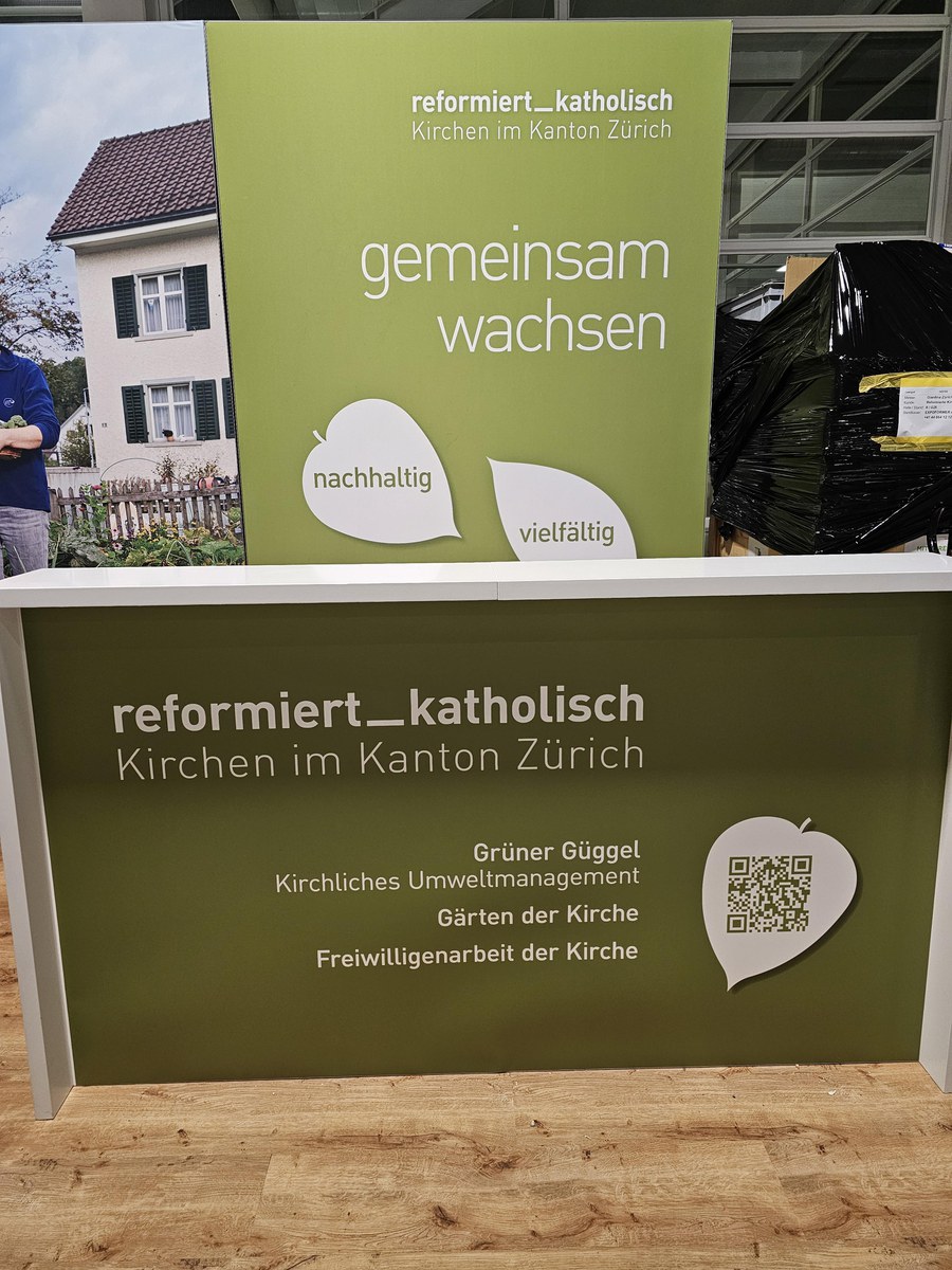 Standrückwand und Theke zeigen unsere gemeinsamen Werte und Themen.