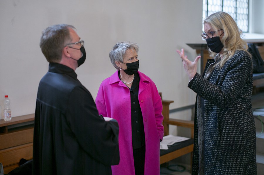 Gipfeltreffen am Rande des «Kraftstoff»-Anlasses: Michel Müller, reformierter Kirchenratspräsident; Kirchenministerin Jacqueline Fehr; Franziska Driessen-Reding, Synodalratspräsidentin
