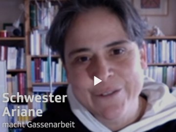 Mona Vetsch mit Schwester Ariane im Gespräch