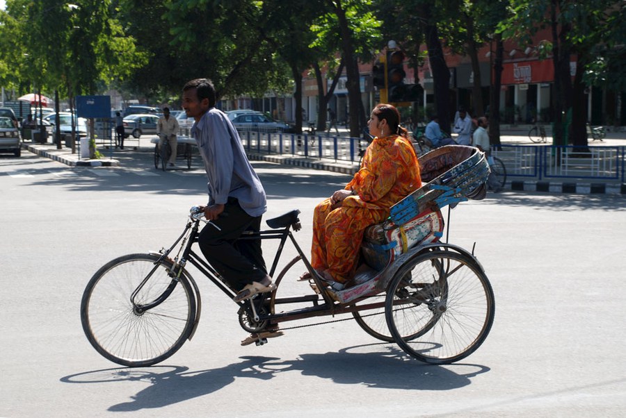 Unterwegs mit einer Rikscha in Chandigarh, Indien. Foto: Mara Spillmann