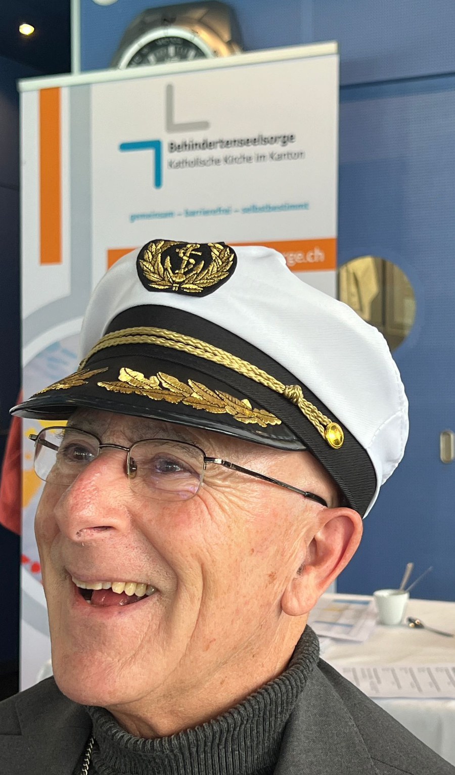 «Kapitän» Bischof Bonnemain übernimmt die Führung.