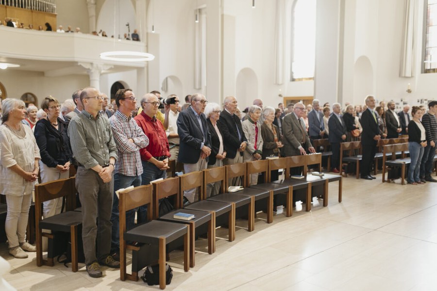 Zahlreiche Katholikinnen und Katholiken versammelten sich zur 100 Jahrfeier in der Kirche Guthirt. Bild: Gina Held
