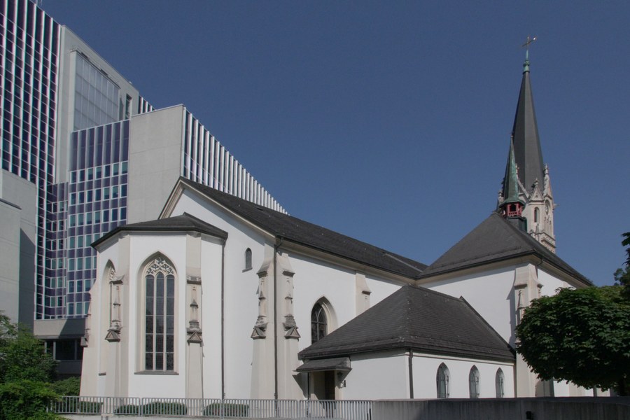 Aussenansicht St. Peter und Paul Zürich. Foto: Wikipedia / Charly Bernasconi