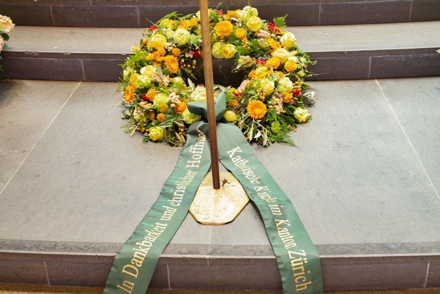 Trauerkranz der Zürcher Kirche in dankbarer Erinnerung an Weihbischof Paul Vollmar