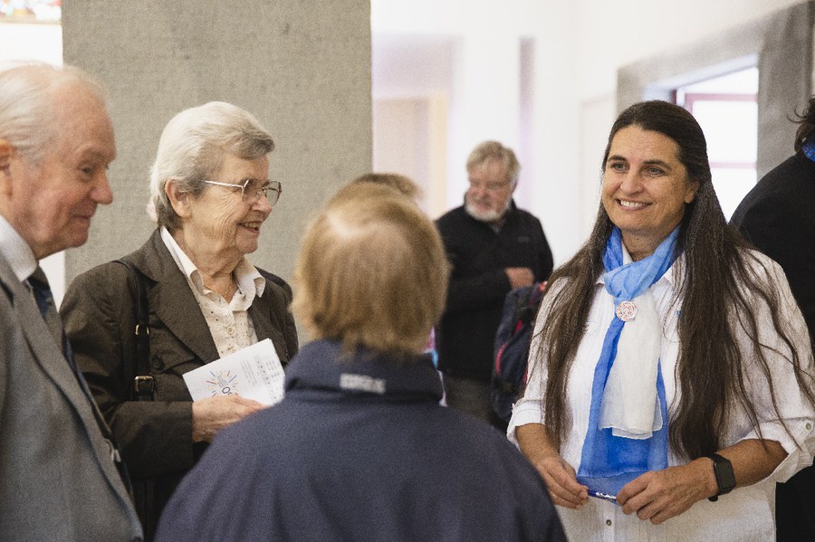 Ingrid Dettling begrüsst Gäste. Foto: Linda Pollari
