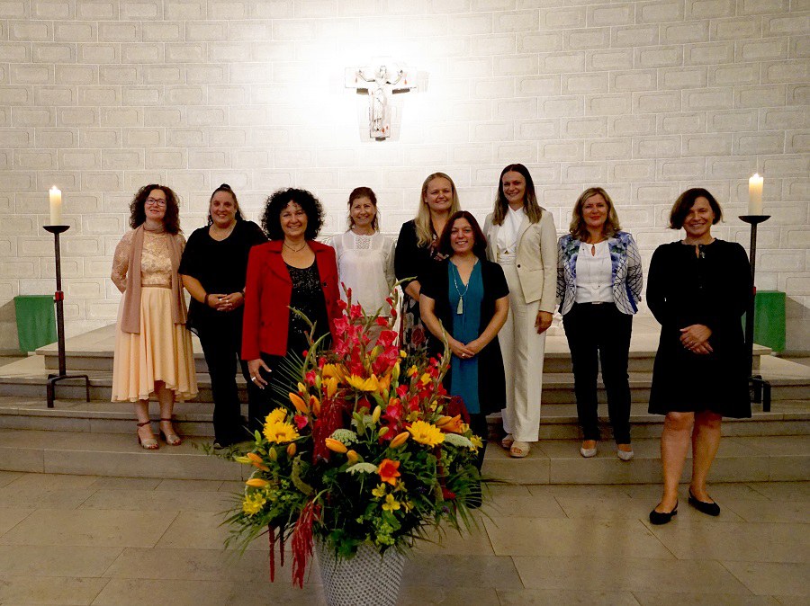 Diplomfeier FaRP_2021 Neue Katechetinnen und das Team FaRP