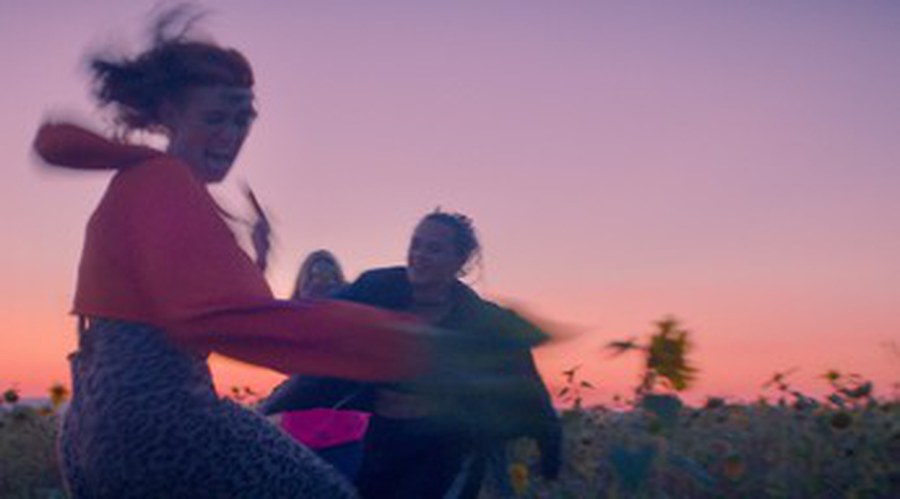 YOUTH TOPIA: plötzlich erwachsen, gesteuert durch einen Algorhithmus