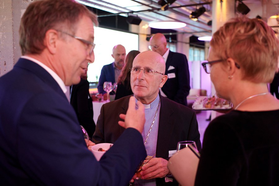 Bischof Joseph Bonnemain im Gespräch mit Kirchenratspräsident Michel Müller