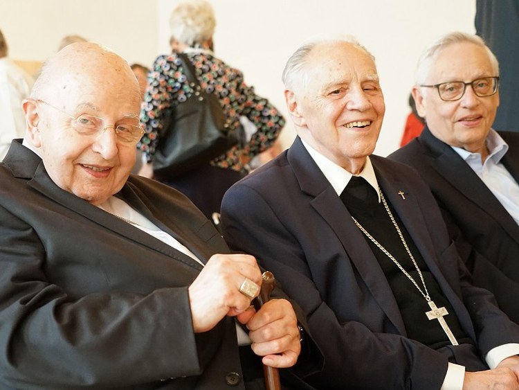 Grosse Ehre für Weihbischöfe Peter Henrici und Paul Vollmar