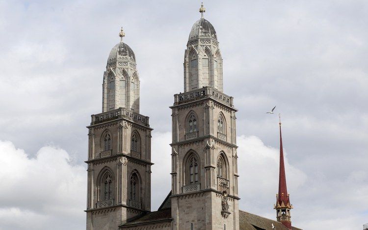 Kantons- und Regierungsrat beten im Grossmünster Kantons- und Regierungsrat beten im Grossmünster