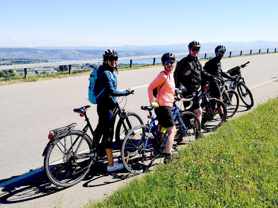 Mit Fahrtwind im Gesicht zur schwarzen Madonna biken. Foto: Rudolf Vögele
