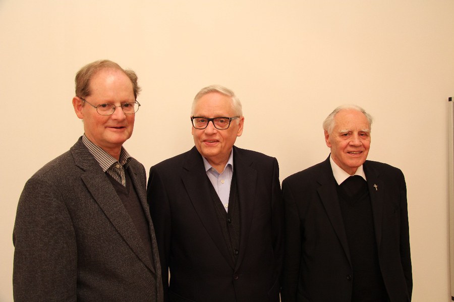 Josef Annen mit den ehemaligen Weihbischöfen Paul Vollmar  und Peter Henrici. Foto: Arnold Landtwing