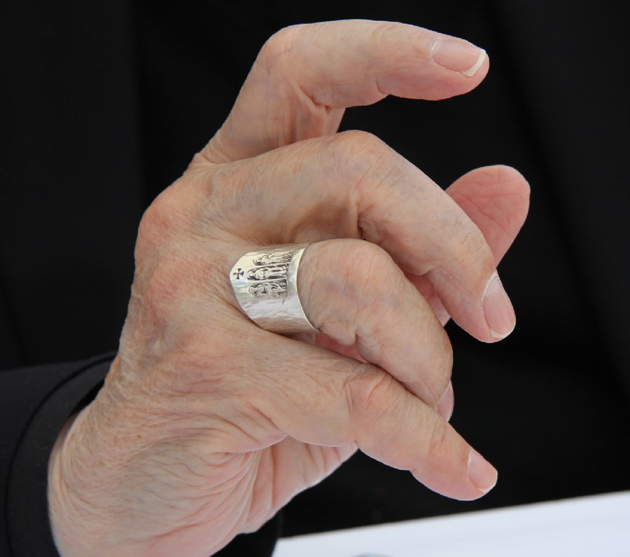 Bischofsring von Weihbischof Peter Henrici. Foto: Kommunikation Synodalrat