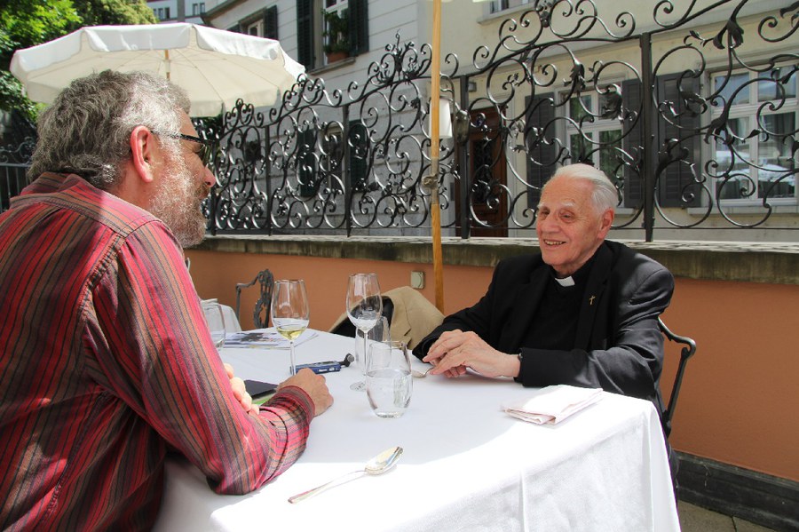 Interview mit Simon Spengler 2016 in Zürich. Foto: Kommunikation Synodalrat