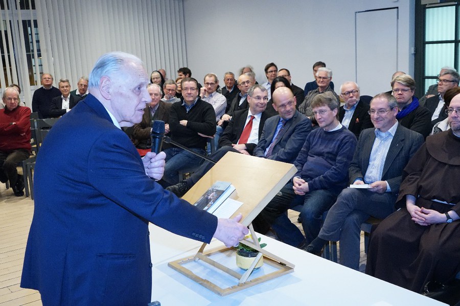 Buchvernissage 2019. In der ersten Reihe Markus Hodel, Urban Fink, Daniel Kosch sowie die Jesuiten Franz-Xaver Hiestand und Christian Rutishauser. Foto: Simon Spengler (v.l.n.r.)