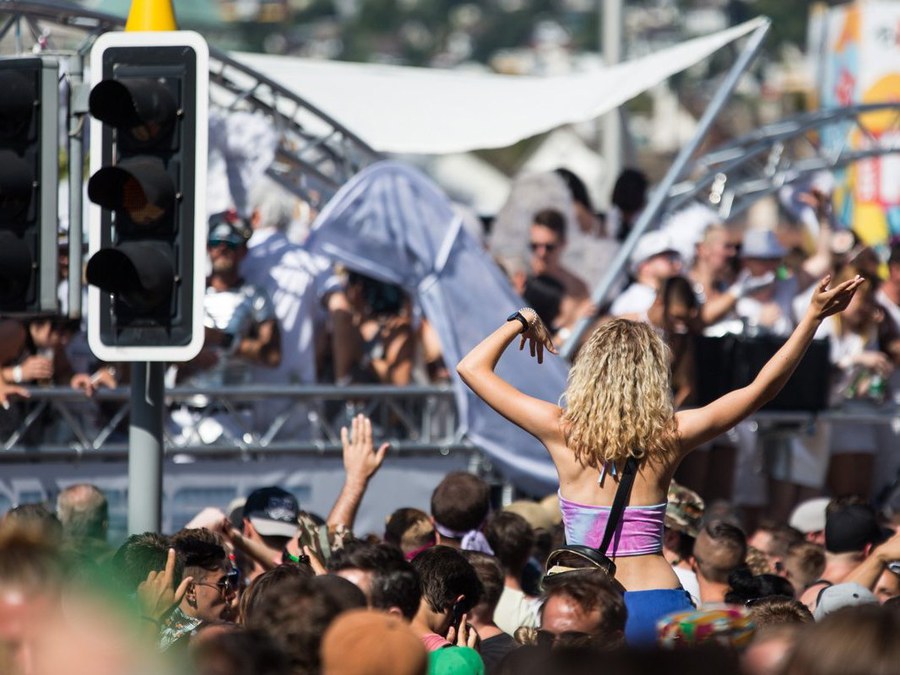 Ausgelassenes Feiern in Zürich. Quelle: streetparade.com