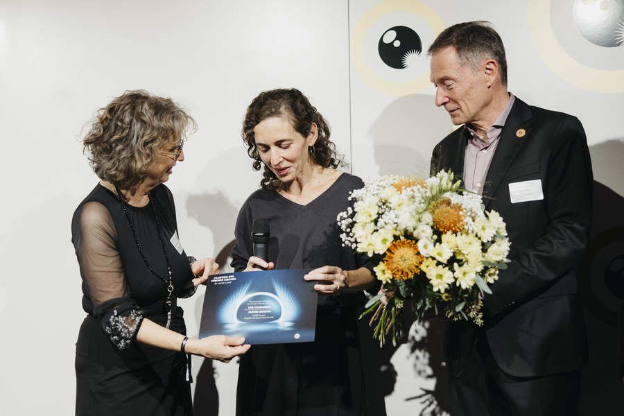 Regisseurin Jasmin Gordon nahm die Auszeichnung persönlich entgegen. Sie lebt und arbeitet in der Schweiz.