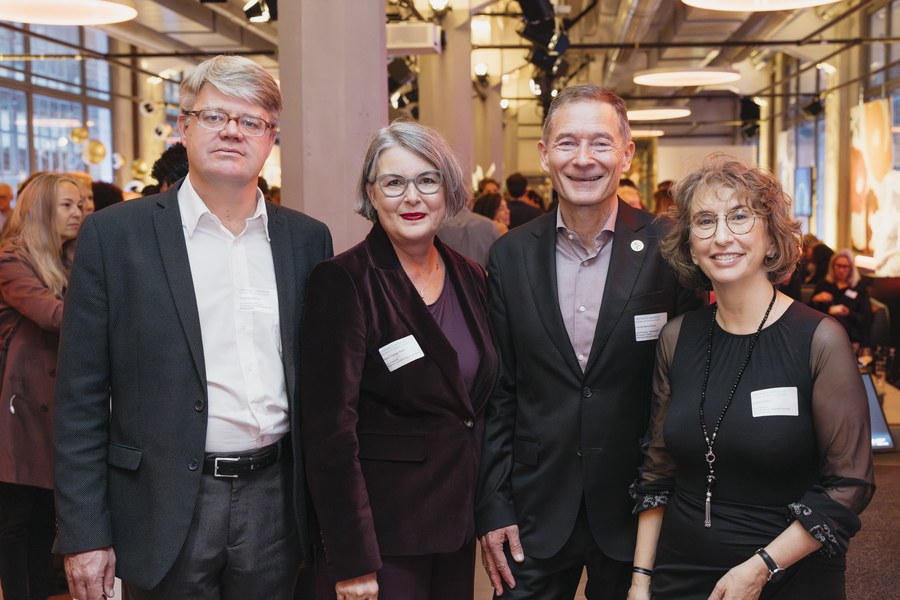 Von der Jury waren anwesend: Tobias Grimbacher, Marie-Therese Mäder, Andrea Marco Bianca und Brigitta Rottach (v.l.n.r.). Nicht im Bild: Jurymitglied Baldassare Scolari.