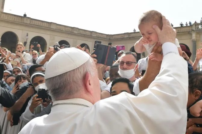 papst segnet.webp