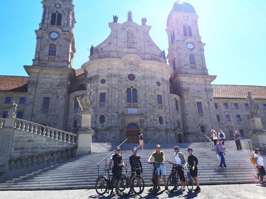 Biker am Ziel_Foto_Rudolf Vögele