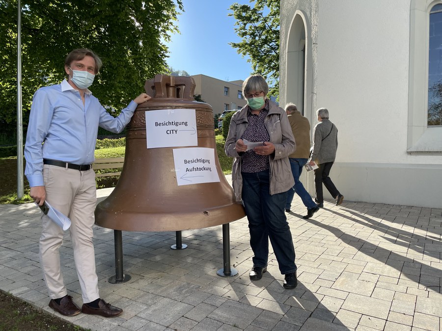 Besichtigung in der Kirche der Heiligen Dreifaltigkeit in Adliswil