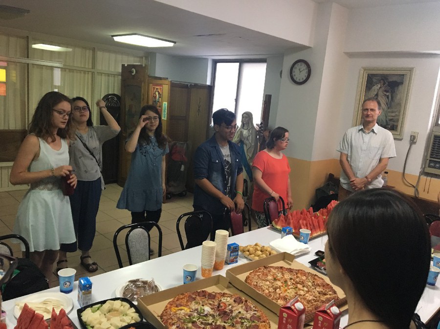 Mittagessen nach dem Gottesdienst. Foto: Brigitte Fischer Züger