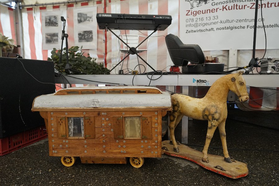 Eine Miniatur eines klassischen Wagens. (Bild: Magdalena Thiele)