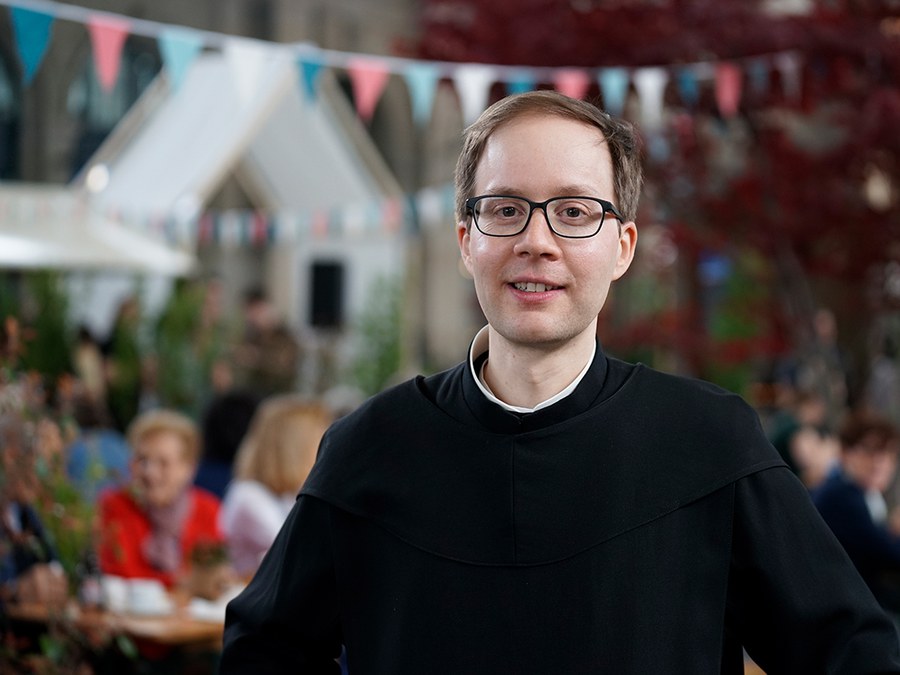 Pater Thomas Fässler aus dem Benediktinerkloster Einsiedeln ist Kontakt für die Klöster und Verantwortlich für Medien und Öffentlichkeitsarbeit. (Bild: Saskia Richter)