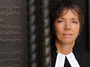 Margot Kässmann: "Gottes Geschichte zeigt sich in den kleinen Leuten" Margot Kässmann: "Gottes Geschichte zeigt sich in den kleinen Leuten"
