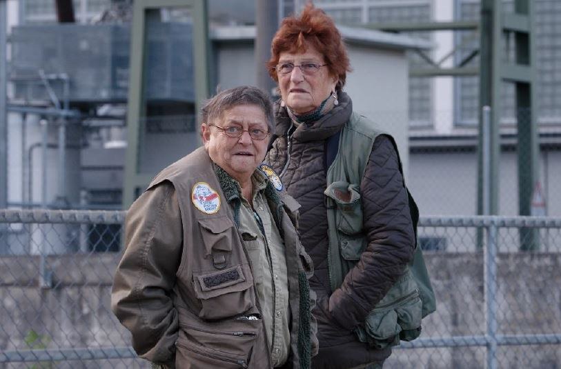 Irma (l.) und Tochter Lisbeth blicken auf ein bewegtes Leben zurück.