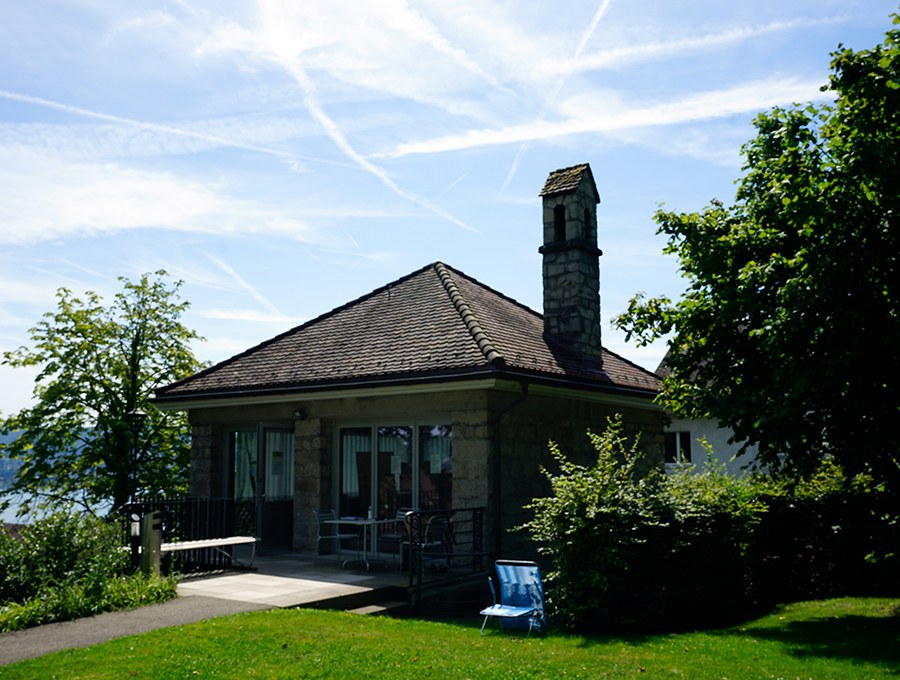 Gartenpavillon des Sanatoriums Kilchberg mit Raum der Stille.
