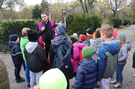 Procesja na cmentarzu Sihlfeld, 6 listopada