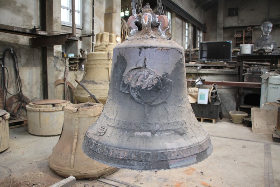 Glocke für St. Michael Dietlikon im Rohguss.jpg