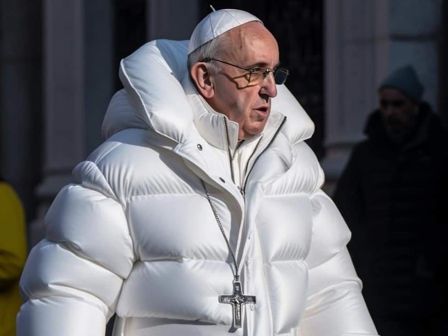 papst daunenjacke von twitter 2.jpg