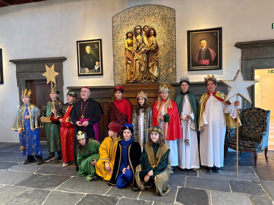 Sternsinger2.jpg Sternsinger2.jpg