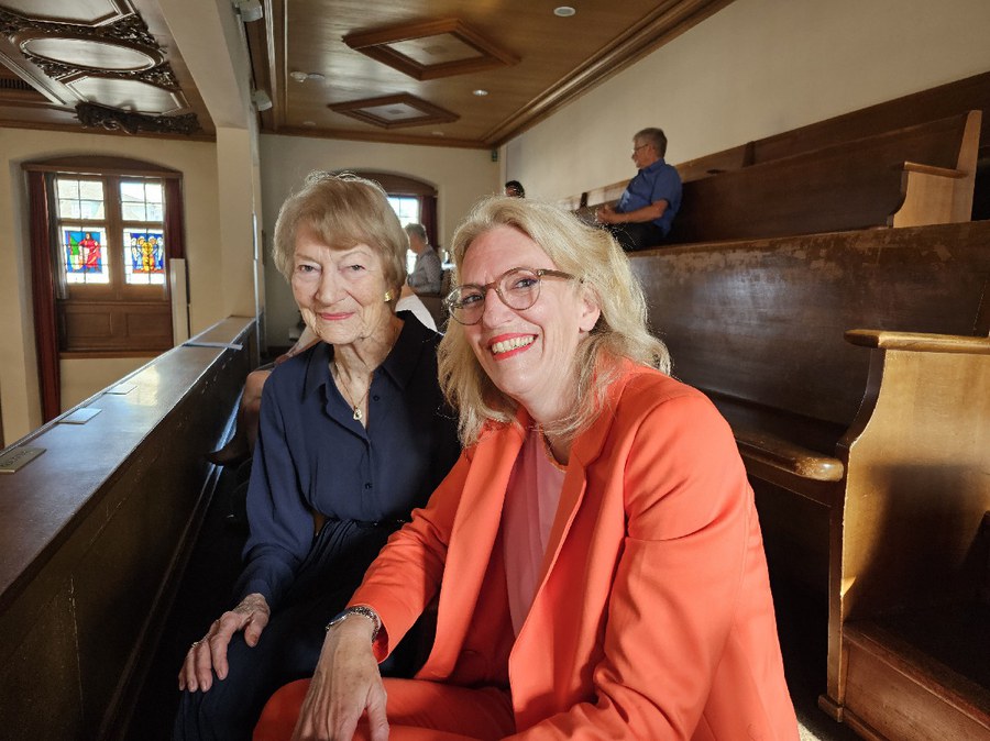 Fränzi und Mutter.jpg Fränzi und Mutter.jpg